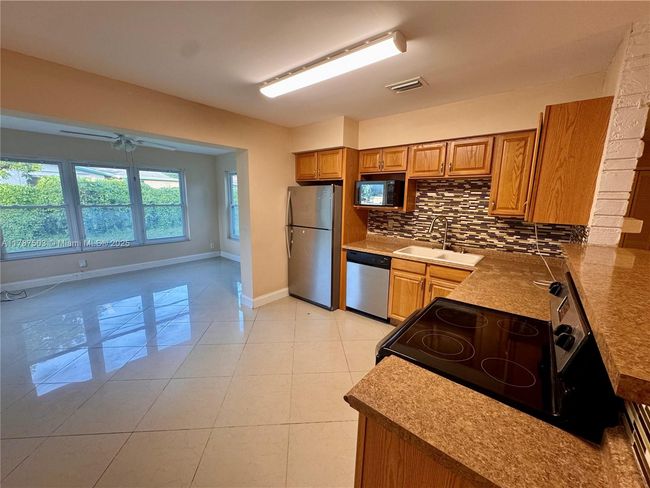 0 - 4720 Sw 25 Th Ter, House other with 2 bedrooms, 1 bathrooms and null parking in Fort Lauderdale FL | Image 4