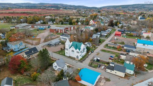 {{alt}} | Card Image