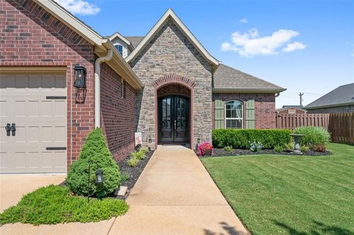 5909 S 66th St, Cave Springs, AR, 72718-8448 | Card Image