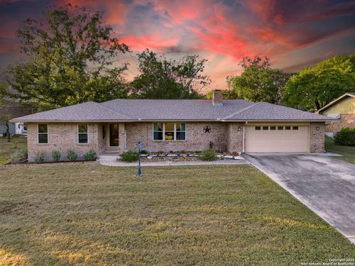 118 Timber Ln, Kerrville, TX, 78028-9398 | Card Image