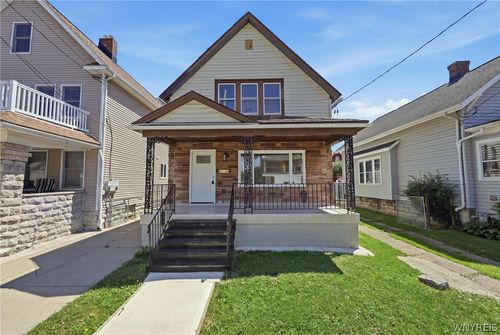 111 Duerstein St, West Seneca, NY, 14210-2536 | Card Image
