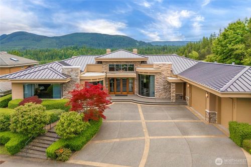 7215 Saint Andrews Ln Se, Snoqualmie, WA, 98065-9093 | Card Image