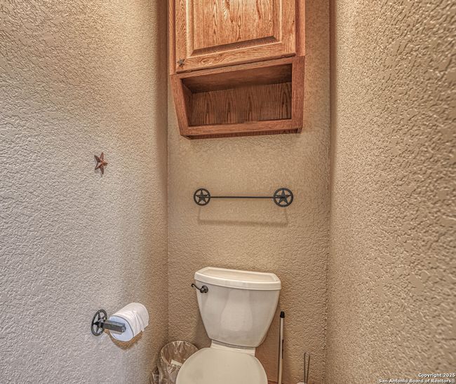 914 Pebble Beach Dr Nw, House other with 2 bedrooms, 2 bathrooms and null parking in Lakehills TX | Image 10