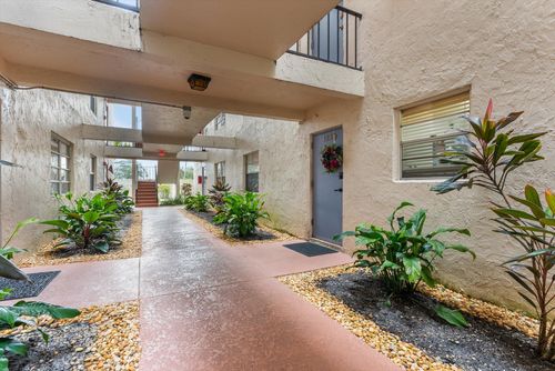 123-7500 Nw 30th Pl, Sunrise, FL, 33313-1042 | Card Image