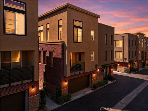 unit-29-422 W Route 66, Glendora, CA, 91740-4375 | Card Image