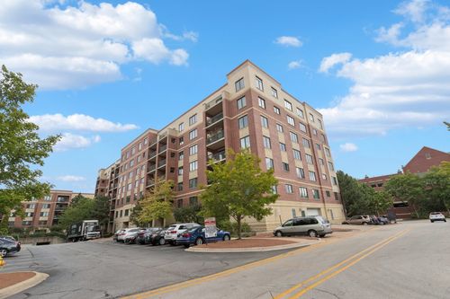 apt-312-20 S Main St, Mount Prospect, IL, 60056-3258 | Card Image