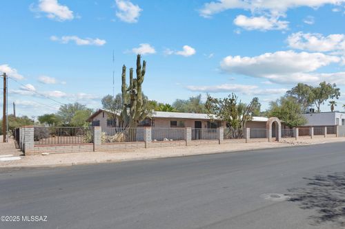 402 E Jacinto St, Tucson, AZ, 85705-4737 | Card Image