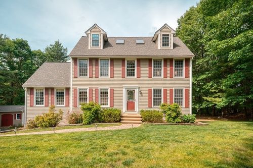 7 Magnolia Dr, Ayer, MA, 01432-1562 | Card Image