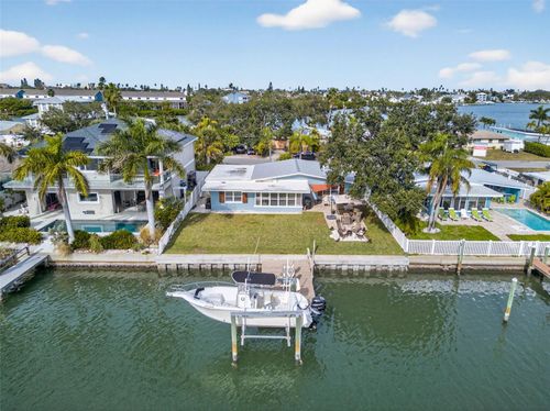 333 La Hacienda Dr, INDIAN ROCKS BEACH, FL, 33785-3716 | Card Image