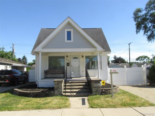 984 E Mahan Ave, Hazel Park, MI, 48030-1229 | Card Image