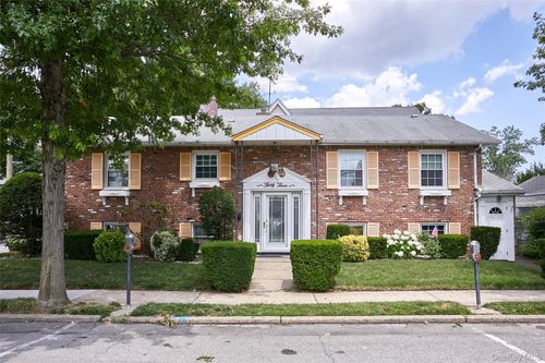 33 N Tyson Avenue, North Hempstead, NY, 11001 | Card Image