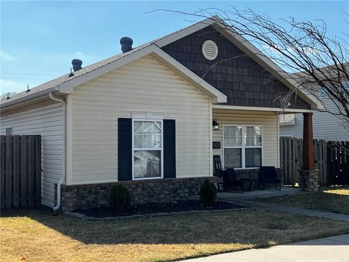 4507 W Sweetgum Ln, Fayetteville, AR, 72704-7917 | Card Image