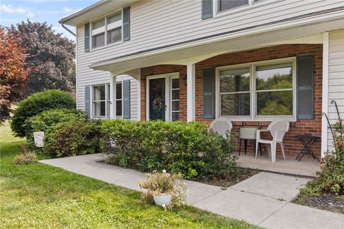 11 Stony Brook Ln, Fairport, NY, 14450-9353 | Card Image