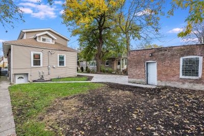 7934 S Oglesby Avenue, House other with 4 bedrooms, 2 bathrooms and 2 parking in CHICAGO IL | Image 2