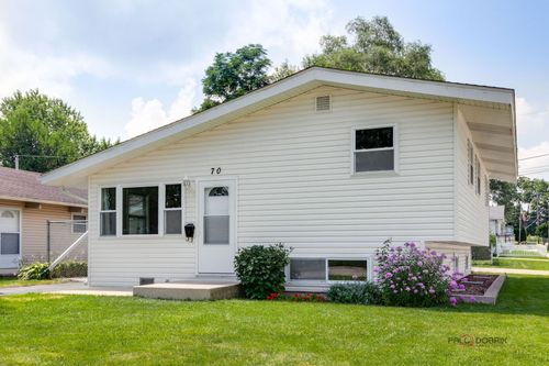 70 N Ridgemoor Ave, Mundelein, IL, 60060-2042 | Card Image