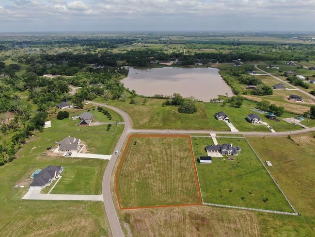 443 Lakeview Dr, Home with 0 bedrooms, 0 bathrooms and null parking in Angleton TX | Image 4