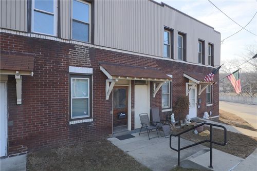 531 5th Street Ext, Trafford, PA, 15085-1808 | Card Image