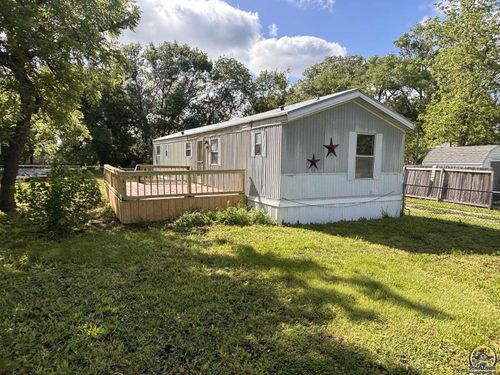 409 Cedar St, Cottonwood Falls, KS, 66845-9802 | Card Image