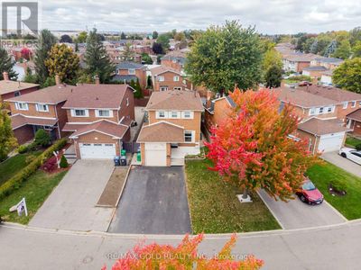 72 Crenshaw Crt, House other with 4 bedrooms, 3 bathrooms and 5 parking in Brampton ON | Image 2