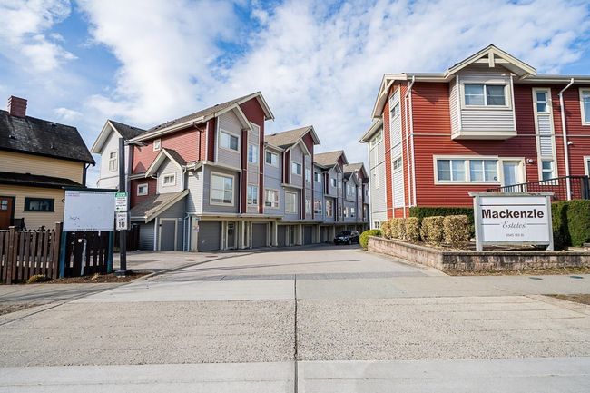 39 - 6945 185 Street, Townhouse with 3 bedrooms, 0 bathrooms and 2 parking in Surrey BC | Image 22