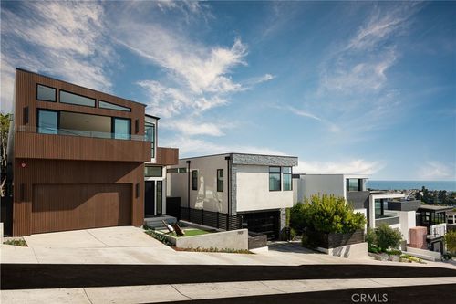 740 24th Pl, Hermosa Beach, CA, 90254-2608 | Card Image