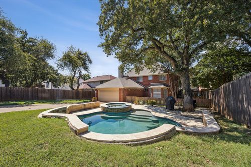2207 Wren Ln, Lewisville, TX, 75077-7676 | Card Image