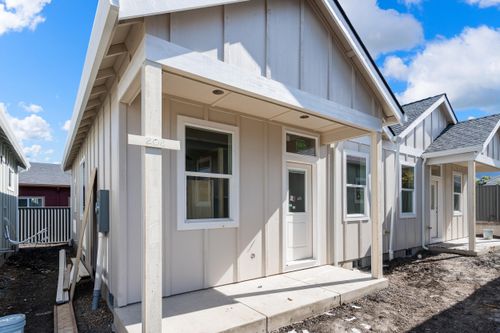 208 Gangnes Dr, Talent, OR, 97540-6654 | Card Image