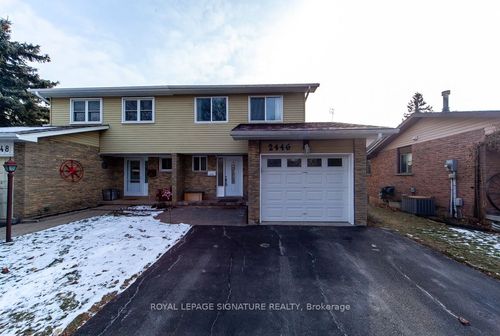 2446 Cobbinshaw Cir, Mississauga, ON, L5N2G3 | Card Image