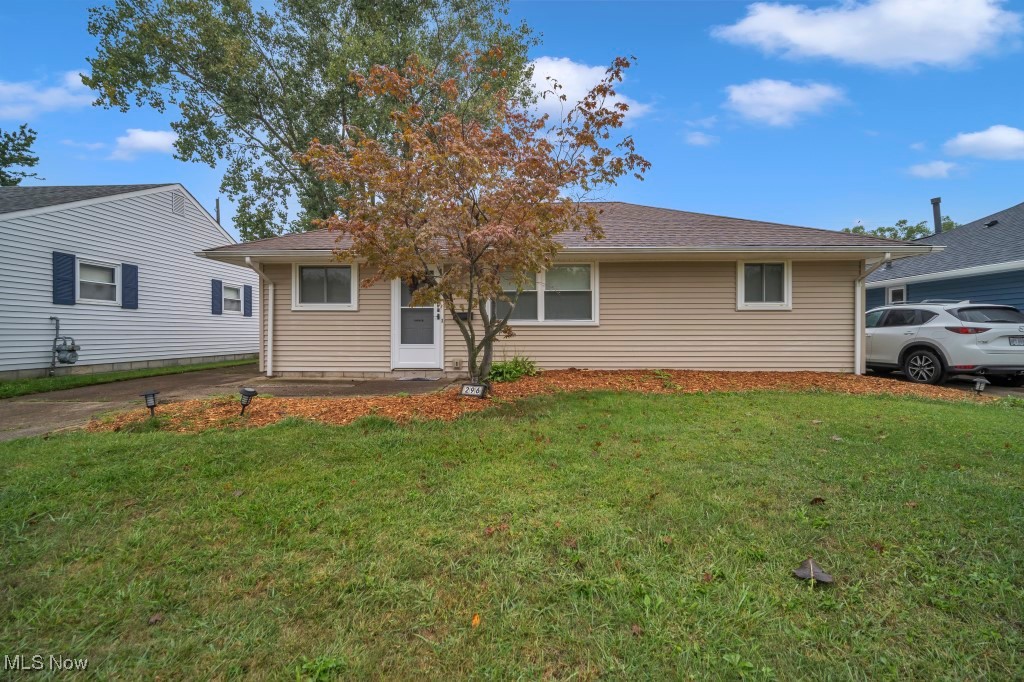 Thelma Dr, Sheffield Lake, OH 44054