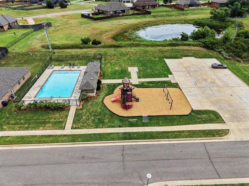 11116 Nw 97th St, Yukon, OK, 73099-4045 | Card Image