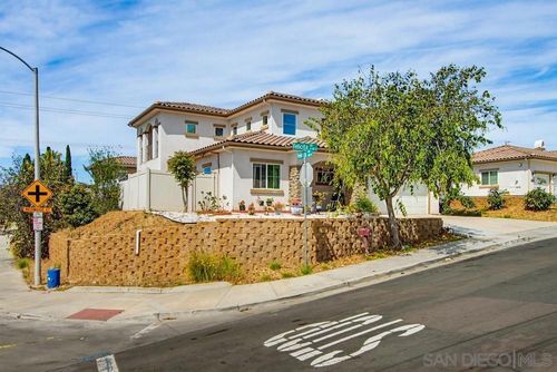 1675 Felicita Ln, Escondido, CA, 92025-5641 | Card Image