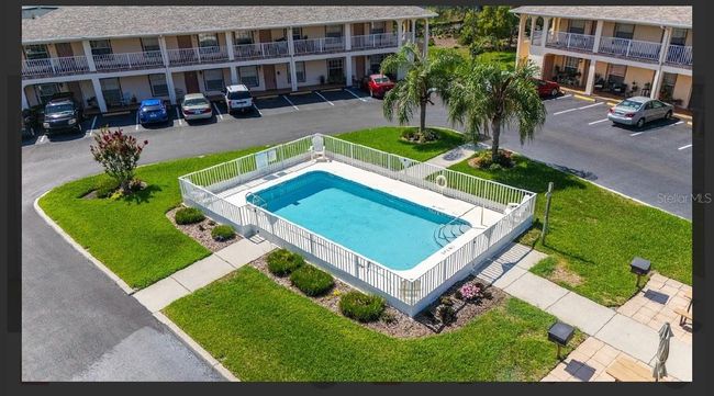 Sparkling inviting pool | Image 4