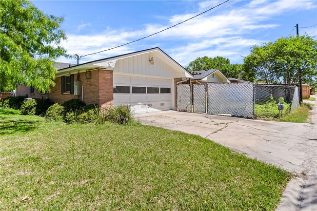 3401 Floyd St, House other with 4 bedrooms, 3 bathrooms and 2 parking in Corpus Christi TX | Image 38