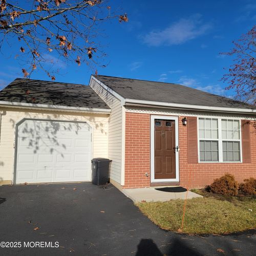 10 Edgeware Close, Freehold, NJ, 07728-3823 | Card Image