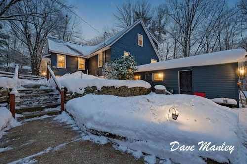 1335 Crestbrook Ave, Norton Shores, MI, 49444-4222 | Card Image