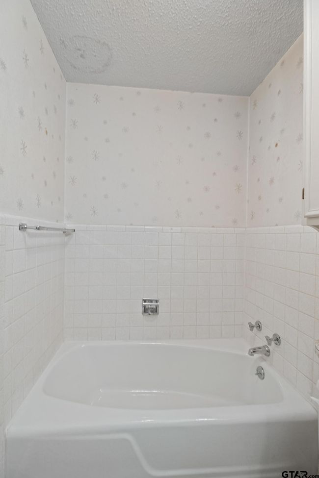 2742 Lisa Ln, House other with 3 bedrooms, 2 bathrooms and null parking in Tyler TX | Image 21
