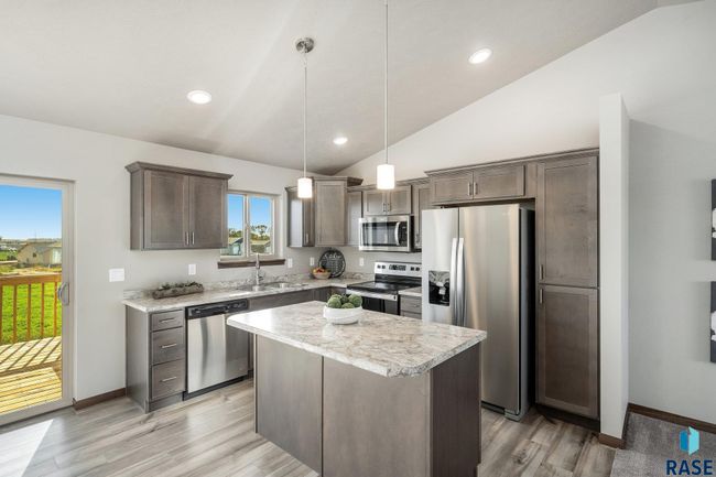 804 N Juniper St, House other with 3 bedrooms, 2 bathrooms and null parking in Lennox SD | Image 5