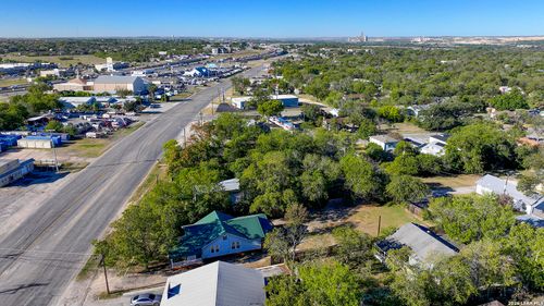 1440 S Business Ih 35, New Braunfels, TX, 78130-5721 | Card Image