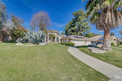 12800 Dove Creek Dr, Bakersfield, CA, 93312-3554 | Card Image