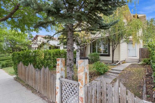 30 Bermuda Dr Nw, Calgary, AB, T3K1H7 | Card Image