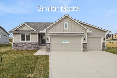 3400 Se Bannister Drive, Ankeny, IA, 50021 | Card Image