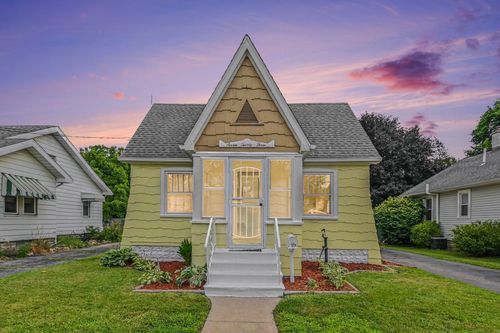 723 N Elm Ave, Jackson, MI, 49202-3511 | Card Image