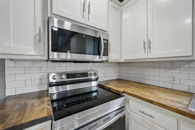 906 S Willow St, House other with 3 bedrooms, 2 bathrooms and null parking in Sherman TX | Image 16