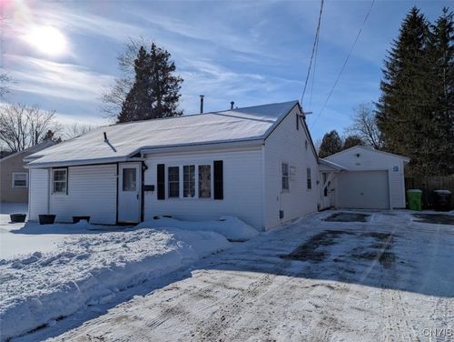 6 Elmhurst Dr, New Hartford, NY, 13413-1305 | Card Image