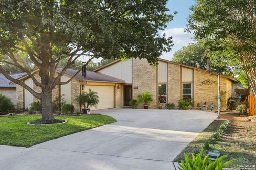 2323 Wilderness Wood St, San Antonio, TX, 78231-1832 | Card Image