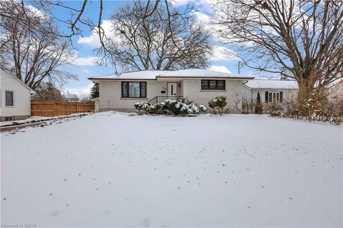 64 Evelyn St, Brantford, ON, N3R3H1 | Card Image