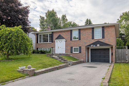 978 Wildwood Dr, Newmarket, ON, L3Y2B5 | Card Image