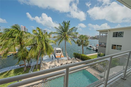 apt-402-468 Golden Isles Dr, Hallandale Beach, FL, 33009-7588 | Card Image