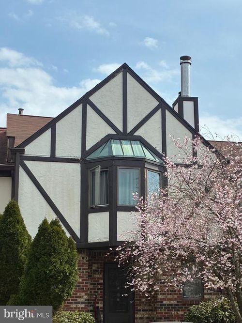 5 Tudor Ct, Ewing, NJ, 08628-2234 | Card Image