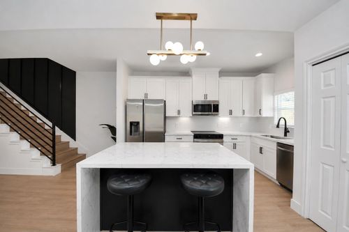 a-5955 Southseas Street, Houston, TX, 77033 | Card Image
